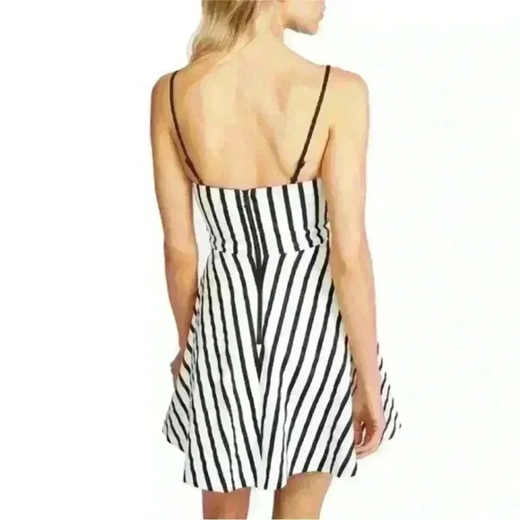 NWOT Alice + Olivia Nella button front mini dress in black and white str… - Picture 3 of 14